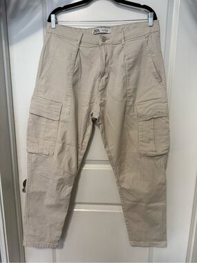 Men’s Zara light beige tan khaki cargo pants size 34